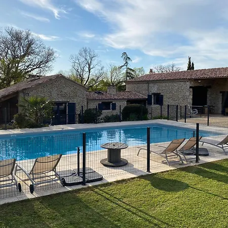 Coulonges Bed & Breakfast *